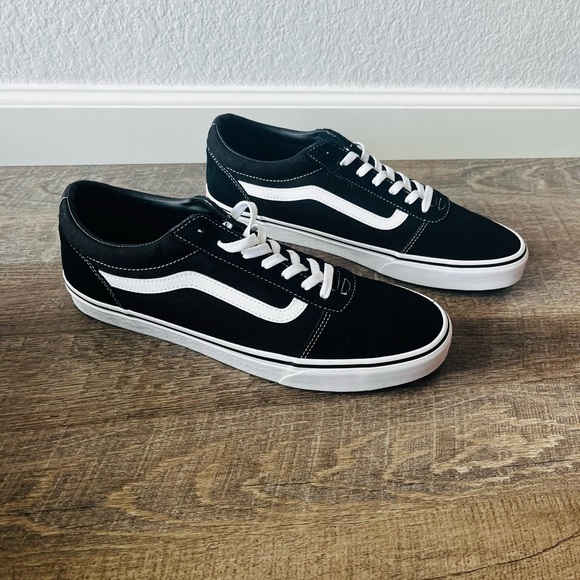 Men's Ward Low Top Sneaker
Never Worn
Size: 13 
Color: Black/White - Picture 3 of 6